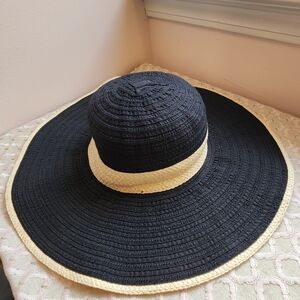 August Women's Black And Ivory Wide Brim Sunhat, One Size